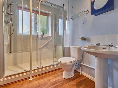 Shower Room to Side
